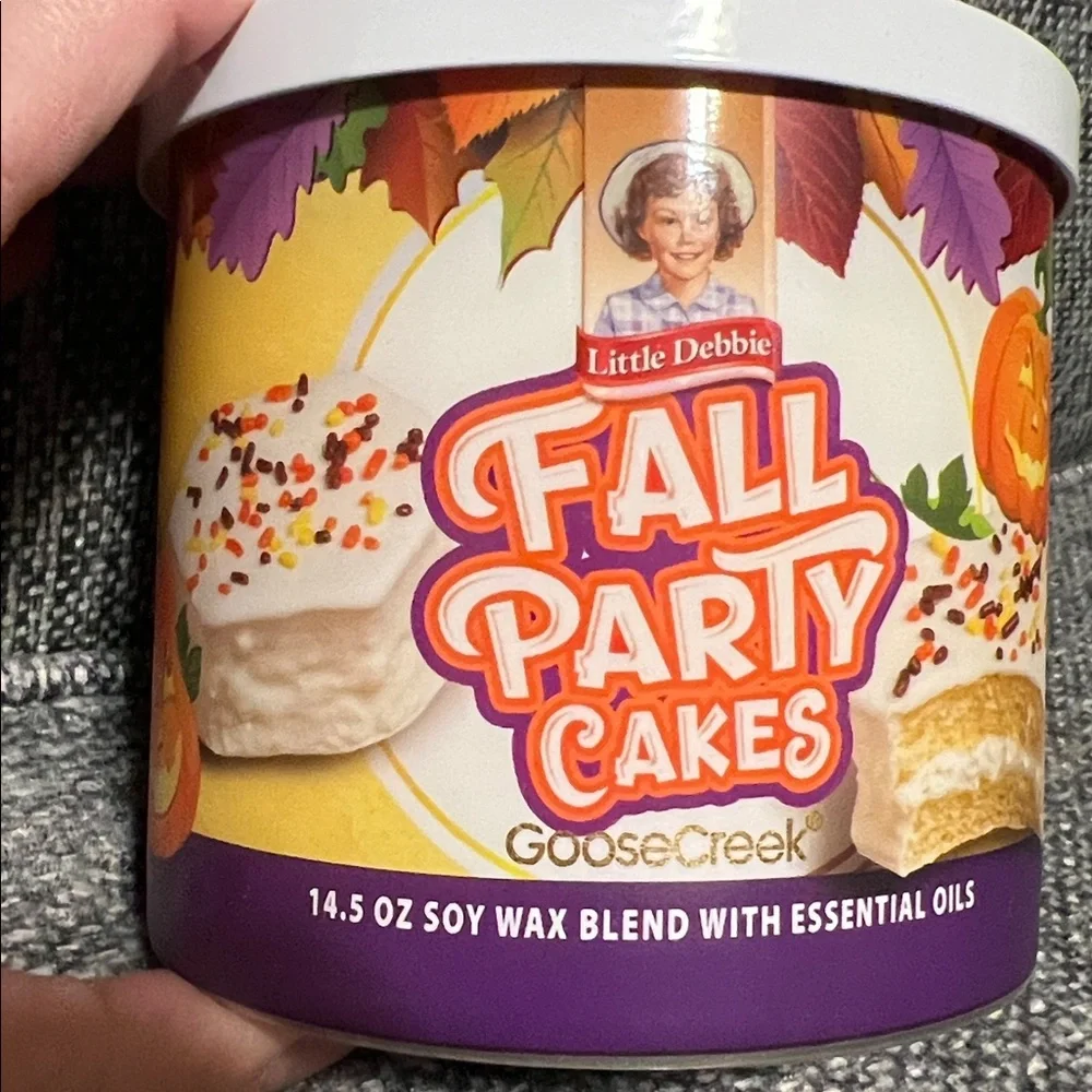 NWT Goose Creek Fall Party Cakes Little Debbie 3-Wick Candle
